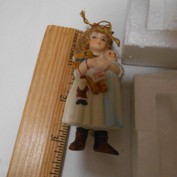 NIB Vtg Jan Hagara Limited Edition porcelain Figurine Ornament w/ COA CAROL 🎄 - Picture 5 of 13